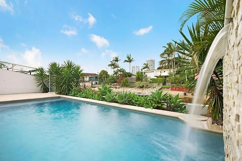 Deluxe On Water Villa Gold Coast